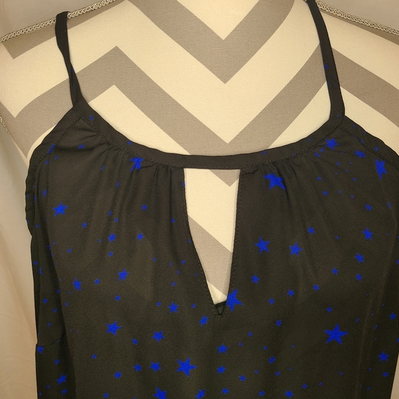 Torrid Cold Shoulder Star Top Black & Blue Size 2 - Picture 7 of 13